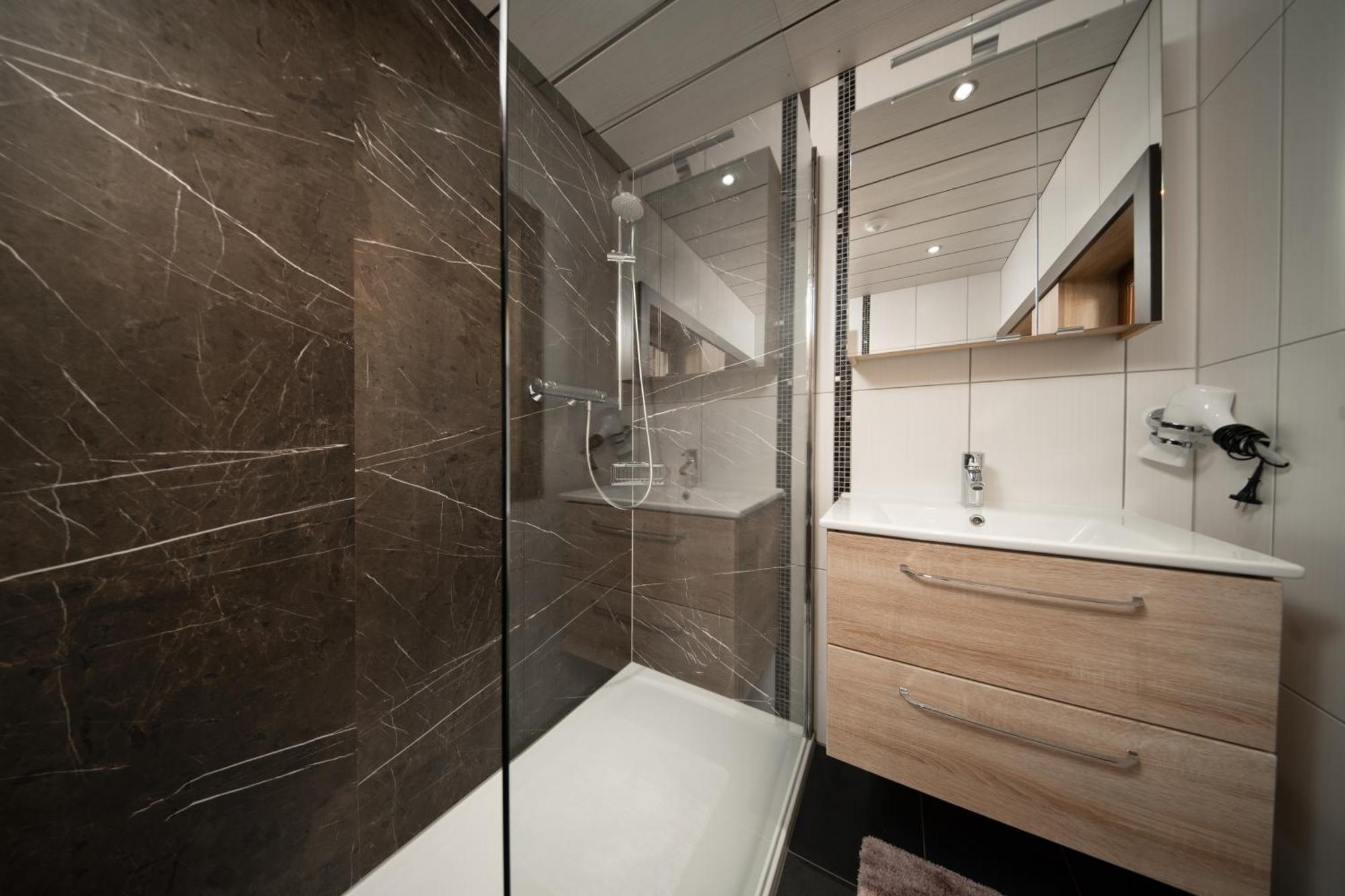 Haus Alexander Apartment Langenfeld Bagian luar foto
