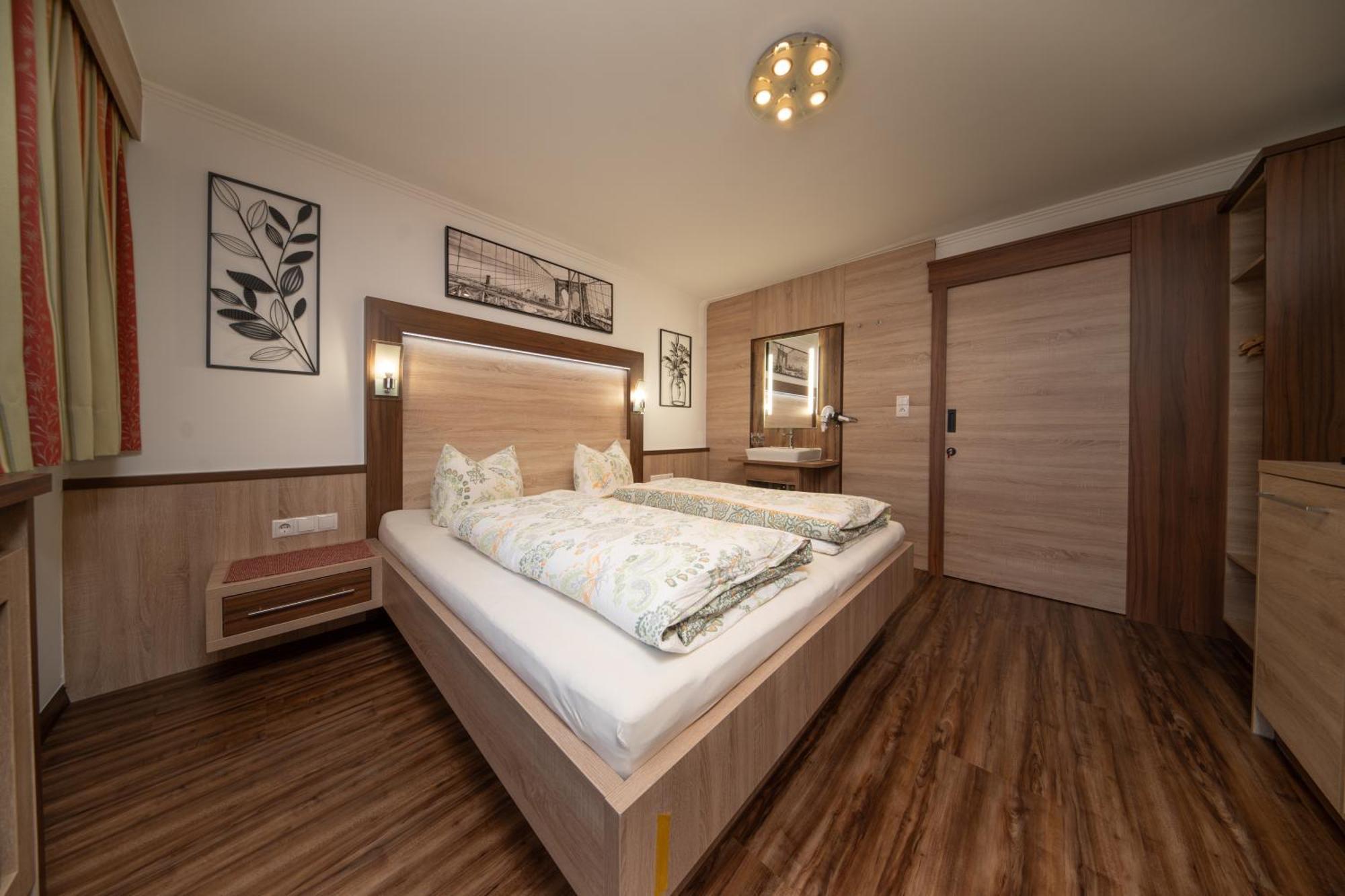 Haus Alexander Apartment Langenfeld Bagian luar foto