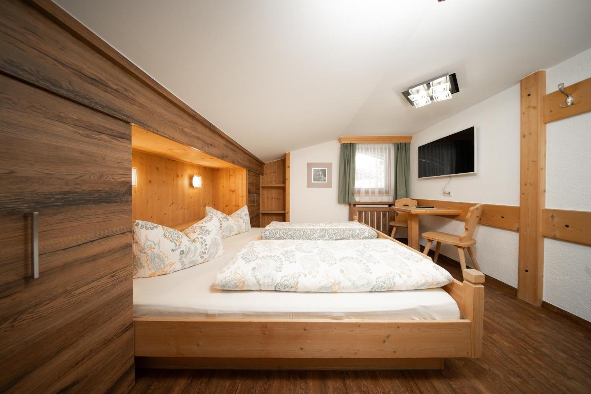 Haus Alexander Apartment Langenfeld Bagian luar foto
