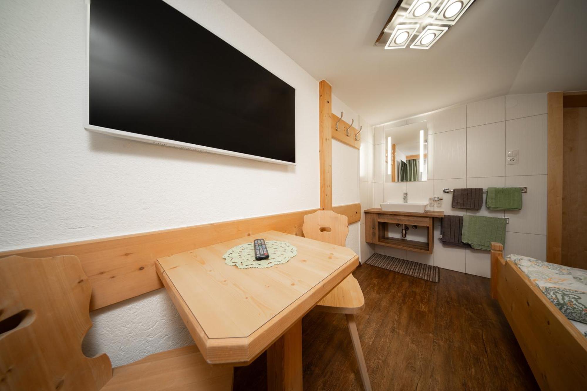 Haus Alexander Apartment Langenfeld Bagian luar foto